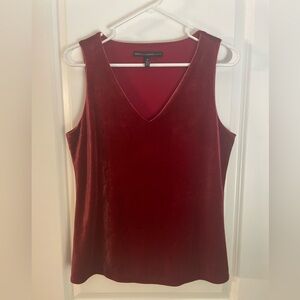 White House Black Market women’s top. Size medium. Great condition.